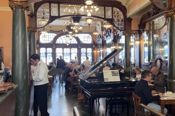 Café Majestic - een stap terug in de tijd in hartje Porto